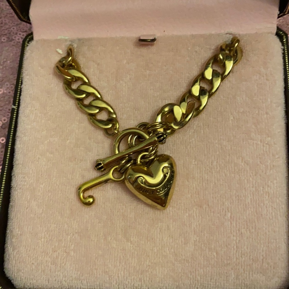 Juicy couture gold heart toggle necklace in box